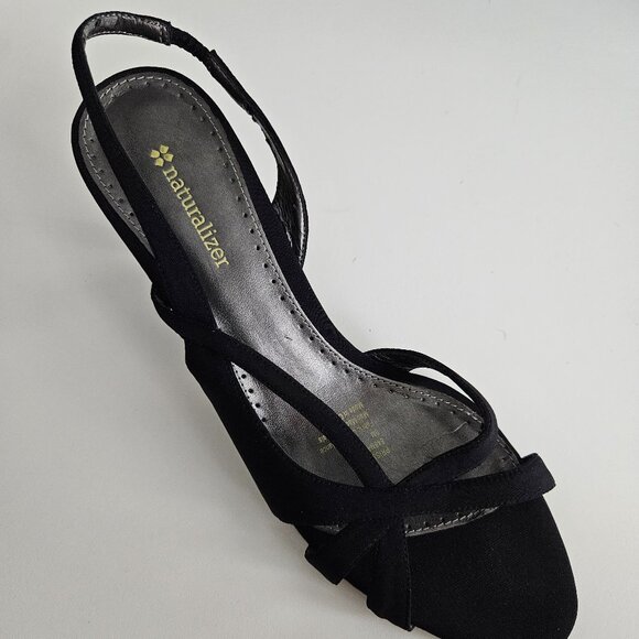 PRISSY Naturalizer strappy Size 9M 2 1/2 inch Heels - Picture 1 of 5